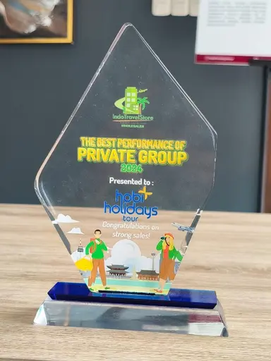 Best Performance of Private Group Indo Travel Store 2024 award